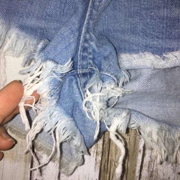 Big Star Kyle Distressed Boyfriend Shorts - Picture 4 of 7